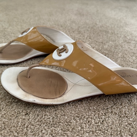 Chanel flat CC Tan Sandals - Picture 3 of 5